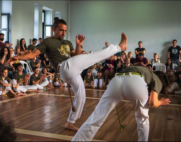 CAPOEIRA
