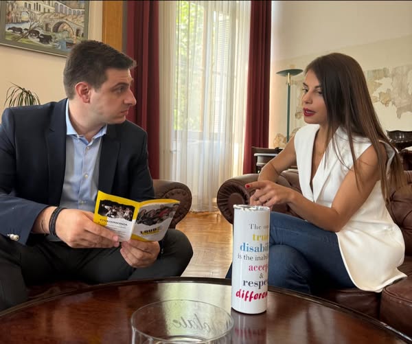 Κάθε συζήτηση, ένα βήμα πιο κοντά στη συμπερίληψη – LOUD