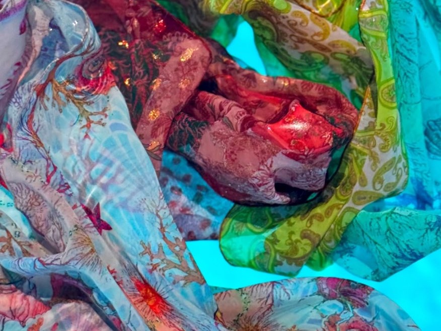 Από ένα signature μαντίλι… σε μια ράμπα προσβασιμότητας