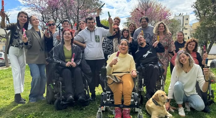 Καλή Ανάσταση από τη LOUD!